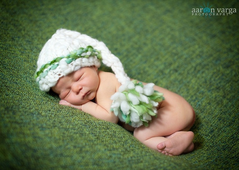 sullivan thumb(pp w768 h548) - Sneak Peek!  Sullivan | Pittsburgh Newborn Photographer