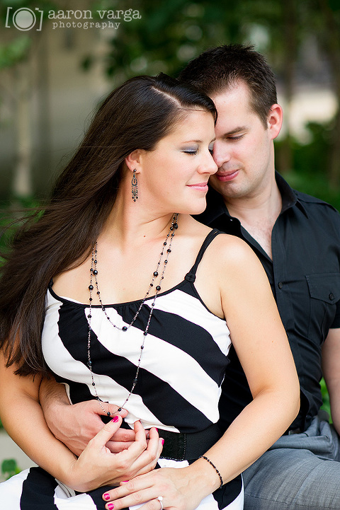 17 Downtown Pittsburgh Engagement(pp w480 h721) - Alisa + Tristan | Market Square Engagement Photos