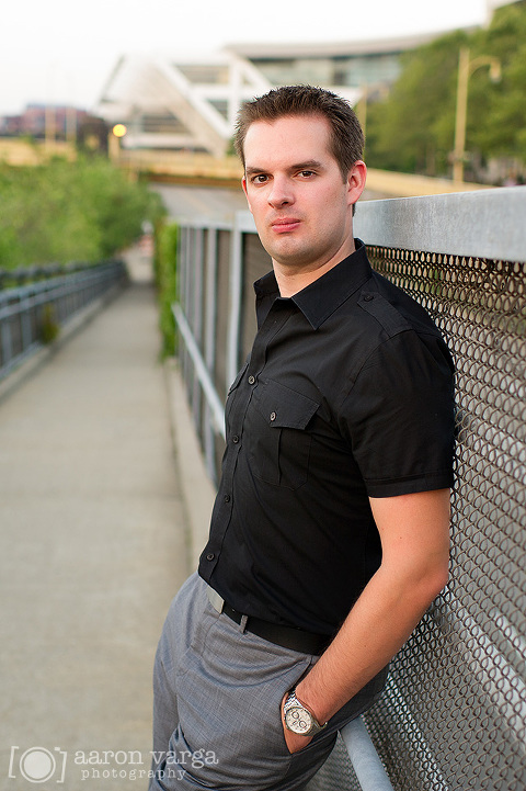 29 Downtown Pittsburgh Engagement(pp w480 h721) - Alisa + Tristan | Market Square Engagement Photos