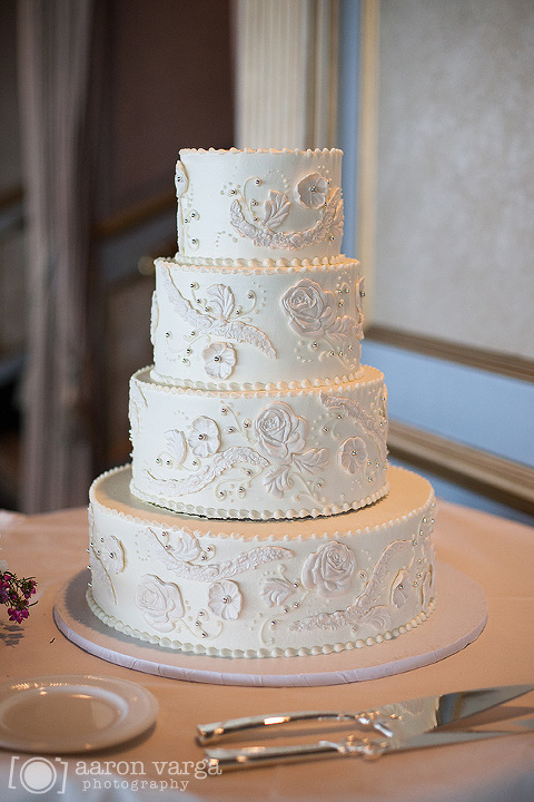 07 All White Wedding Cake Elegant(pp w480 h720) - Best of 2012: Cakes