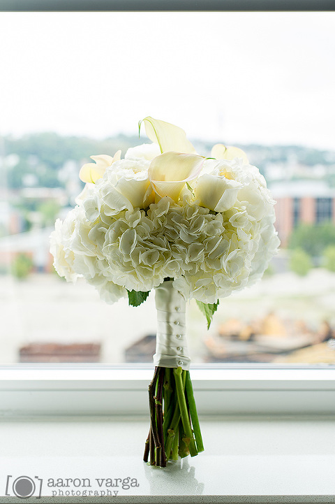 11 All White Bridal Bouquet(pp w480 h721) - Best of 2012: Flowers