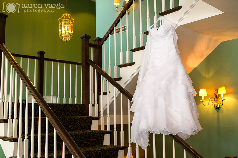 01 Montour Heights Country Club Wedding Dress(pp w768 h510) - Alexis + Jon | Montour Heights Country Club Wedding Photos