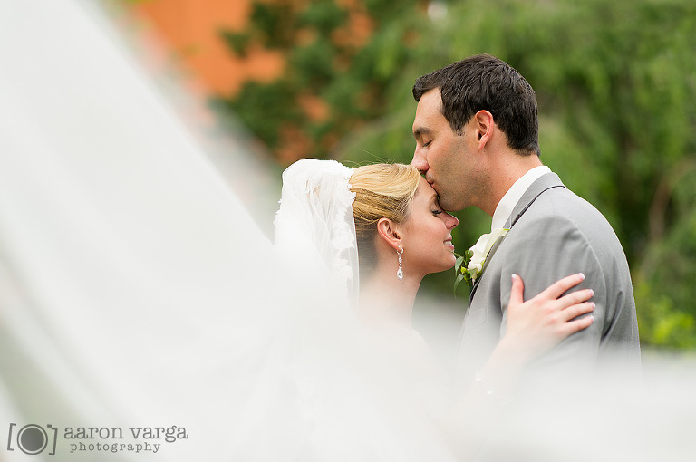 34 flowing veil photo(pp w768 h510) - Julie + Brian | Chestnut Ridge Golf Resort Wedding Photos
