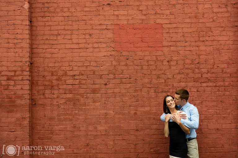 06 downtown Pittsburgh(pp w768 h510) - Jackie + Zach | PPG Plaza Engagement Photos