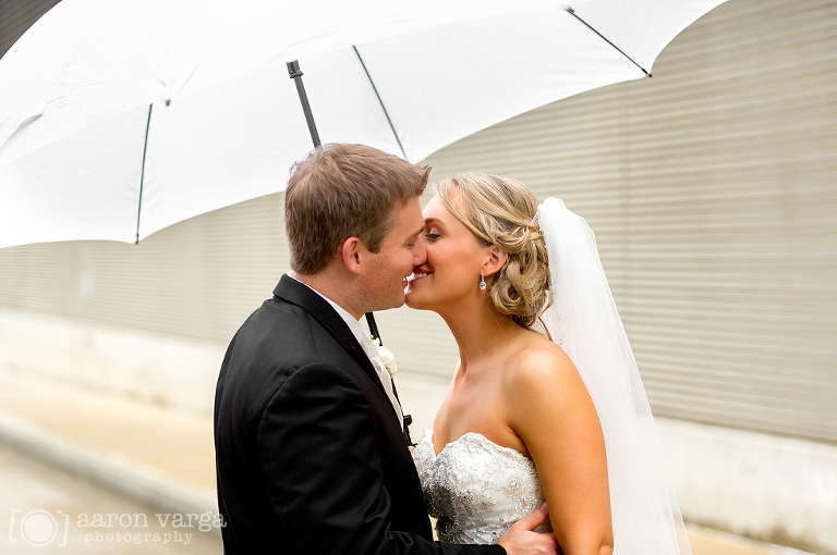 17 rainy day wedding(pp w768 h510) - Kyrstin + Ben | Renaissance Hotel Wedding Photos