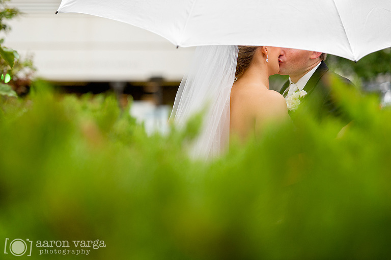 23 rain on wedding day photo(pp w768 h510) - Kyrstin + Ben | Renaissance Hotel Wedding Photos