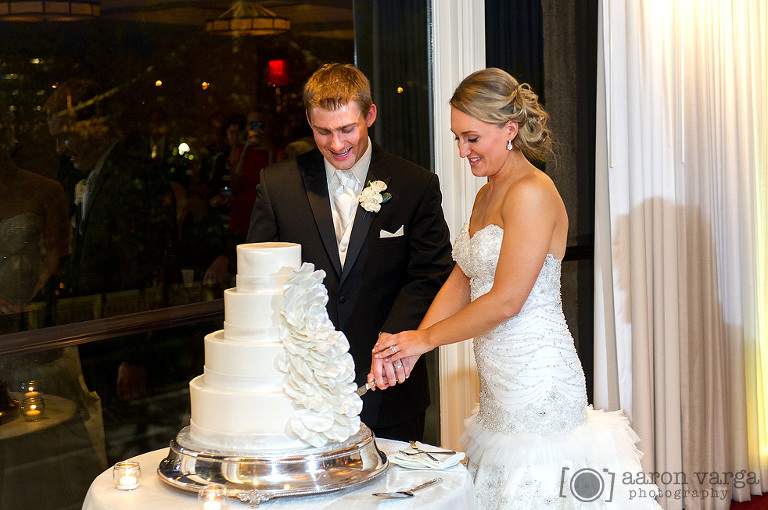 wedding cake(pp w768 h510) - Kyrstin + Ben | Renaissance Hotel Wedding Photos