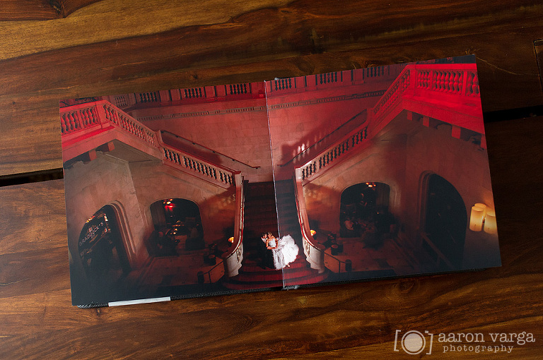 07 finao album spread(pp w768 h510) - Black and White Flush Mount Wedding Album