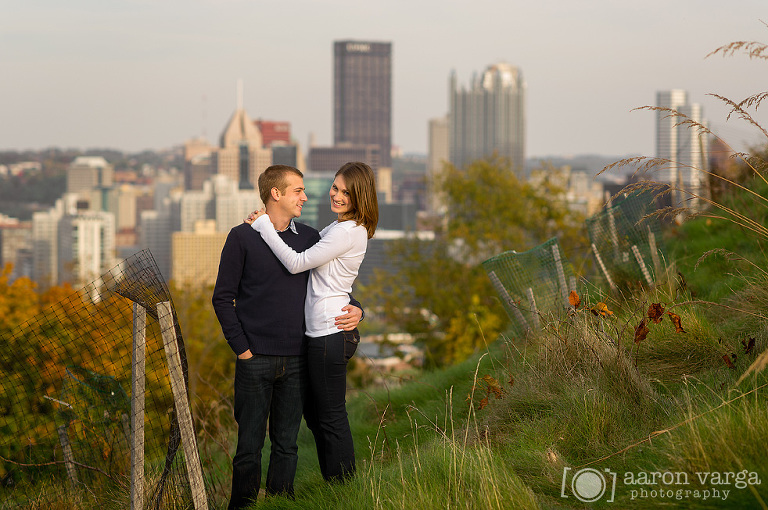 08 mt washington pittsburgh(pp w768 h510) - Emilie + Mike | Mt. Washington Engagement Photos