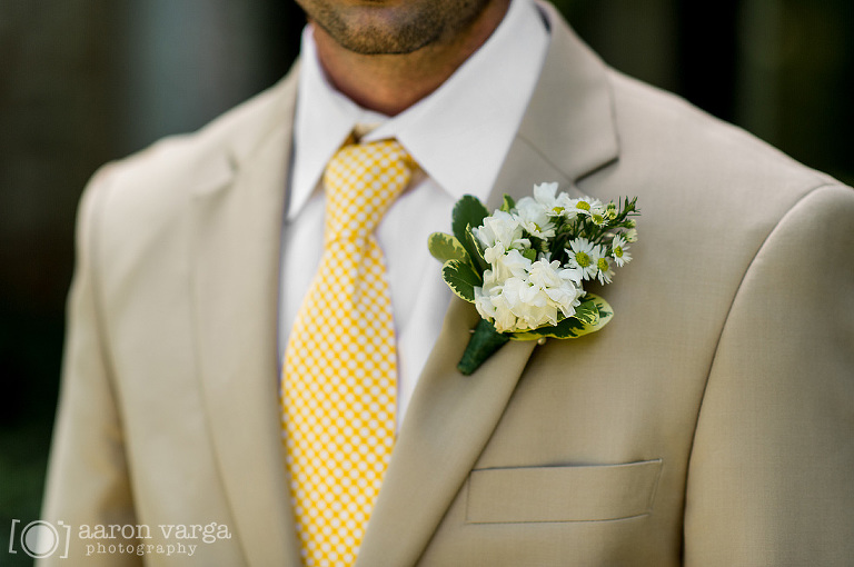 15 white boutonniere(pp w768 h510) - Best of 2013: Flowers