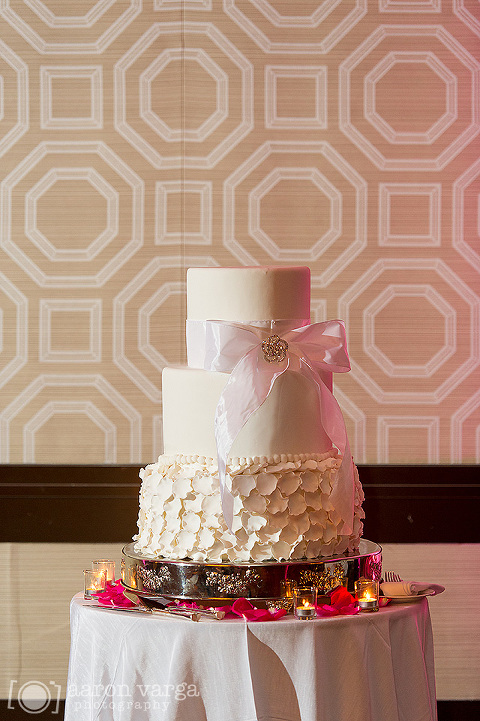 11 wedding cake with bow(pp w480 h721) - Best of 2013: Cakes