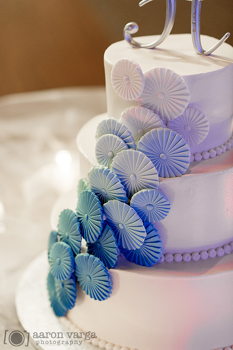 13 wedding cake with blue details(pp w480 h721) - Best of 2013: Cakes