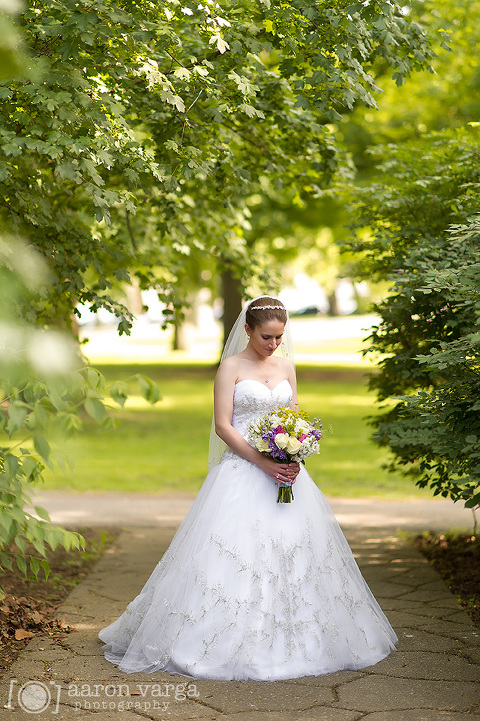 05 national aviary photo(pp w480 h721) - Jamie + Jon | National Aviary Wedding Photos