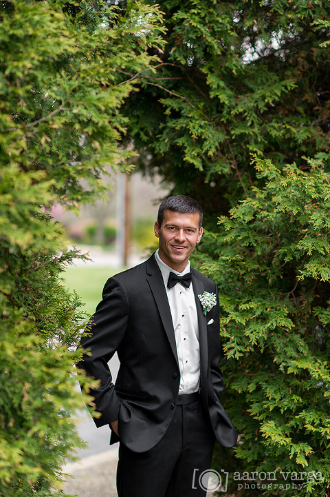06 groom portrait(pp w480 h721) - DoubleTree Hotel Greentree Wedding