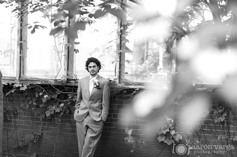 10 pittsburgh aviary groom(pp w768 h510) - National Aviary Wedding