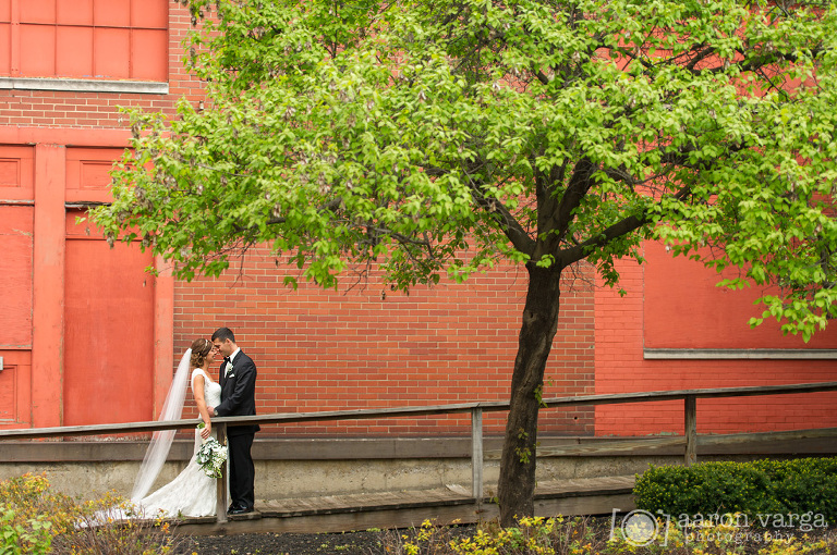 16 station square bride groom(pp w768 h510) - DoubleTree Hotel Greentree Wedding