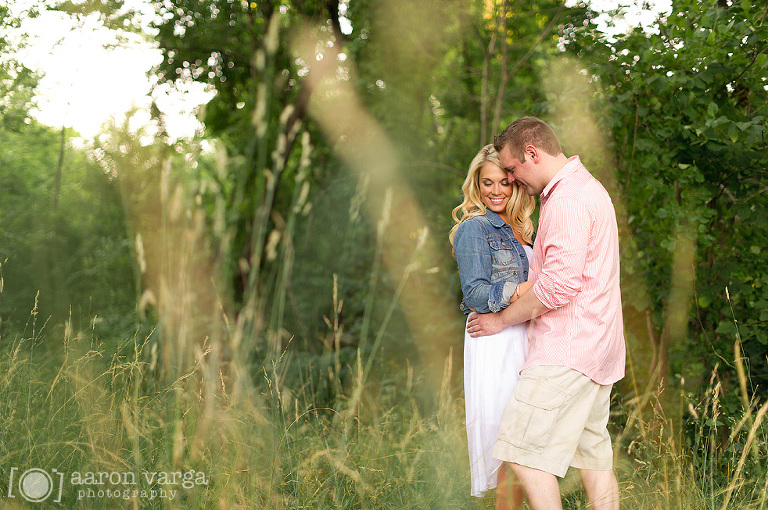 15 engagement photos in field(pp w768 h510) - Mallory + Mark | Settlers Cabin Park and North Shore Engagement Photos