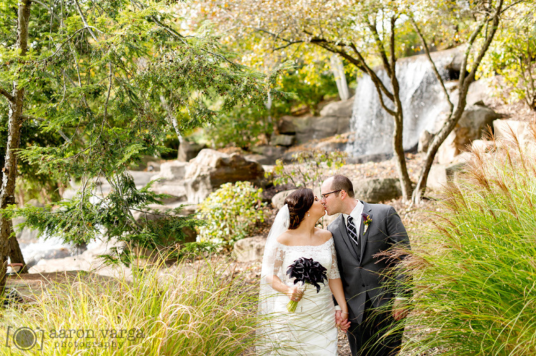 18 pittsburgh waterfall wedding(pp w768 h510) - Chartiers Country Club Wedding