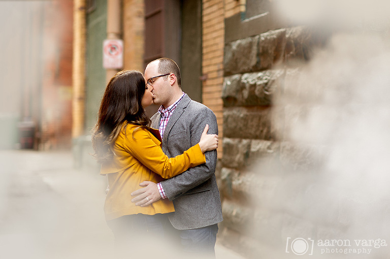16 urban engagement photos(pp w768 h510) - Christina + Alex | Downtown Pittsburgh Post-Wedding Photos