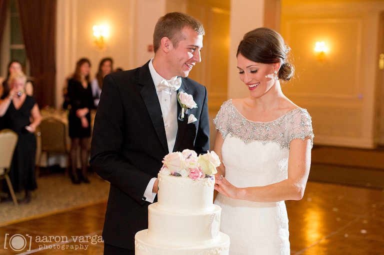 University Club Wedding Cake(pp w768 h510) - University Club Wedding