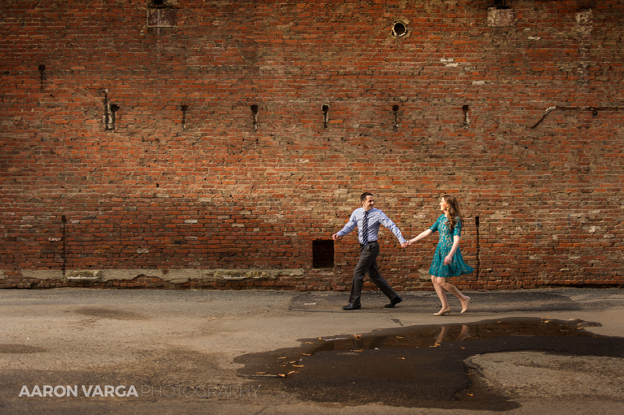 13 engagement photos pittsburgh brick wall - Dana + Brian | Downtown Pittsburgh Engagement Photos