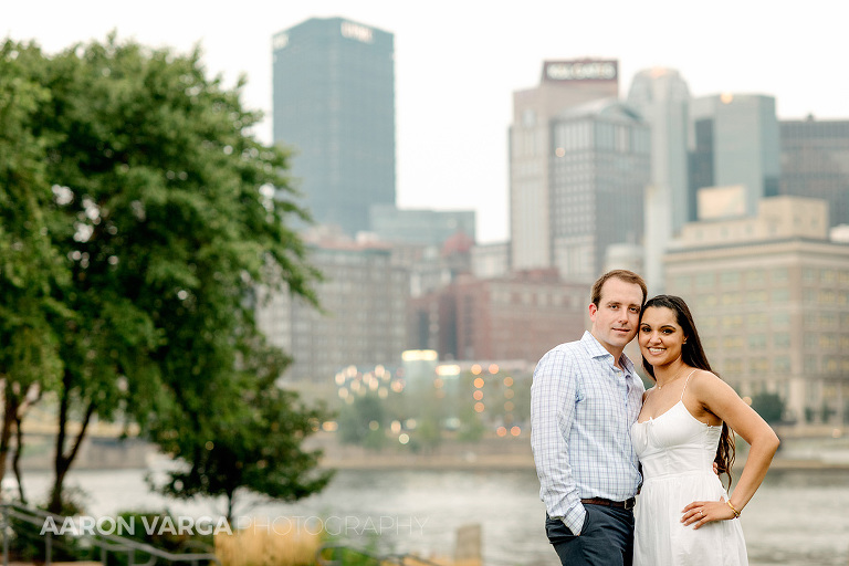 24 north side city engagement photos(pp w768 h512) - Simi + Will | Downtown and North Shore Engagement Photos