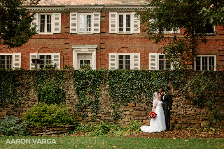 40 robin hill park ivy wall(pp w768 h512) - Kacie + Trevor | Heinz Chapel & Embassy Suites Wedding Photos