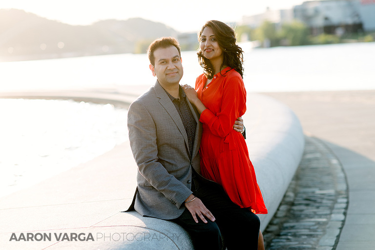 10 fountain at point state park fountain(pp w768 h512) - Kini + Ricky | Point State Park and Mt. Washington Engagement Photos