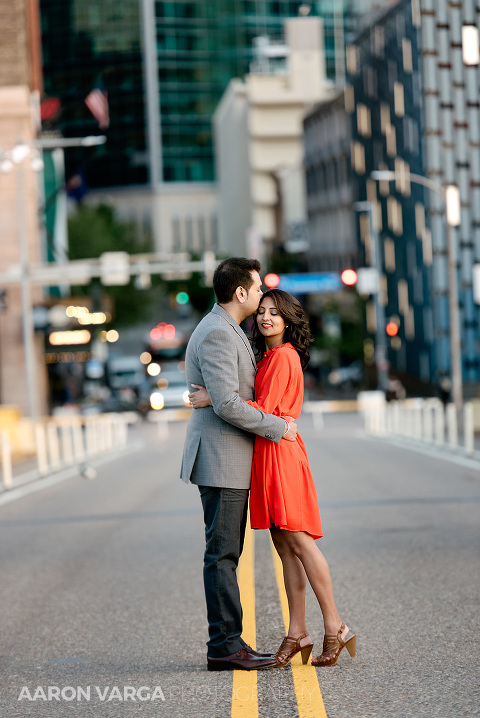 13 engagement session downtown twilight(pp w480 h718) - Kini + Ricky | Point State Park and Mt. Washington Engagement Photos