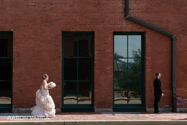 11 heinz history center first look(pp w768 h512) - Amie + Ben | Heinz History Center Wedding Photos
