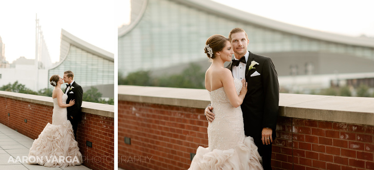 43 wedding photos on heinz history center balcony(pp w768 h350) - Amie + Ben | Heinz History Center Wedding Photos