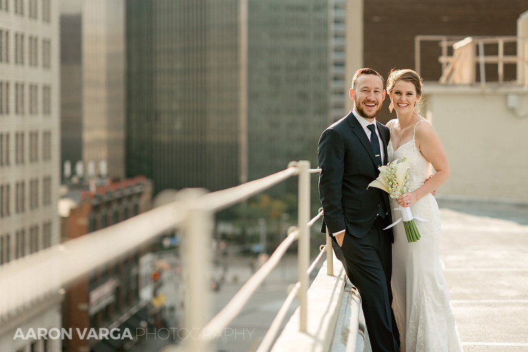 39 wedding photos on a rooftop pittsburgh(pp w768 h512) - Shannon + Philip | Renaissance Hotel Pittsburgh Wedding Photos