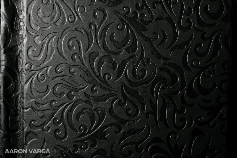 06 finao leather ludicrous wedding album(pp w768 h512) - Black Leather Wedding Album | Longue Vue Club Wedding