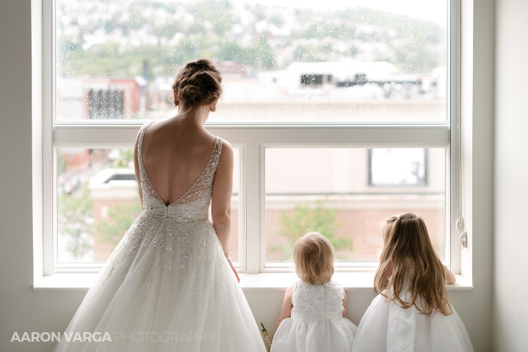 07 bride and bridesmaids hyatt house south side(pp w768 h512) - Kelly + John | J. Verno Studios Wedding