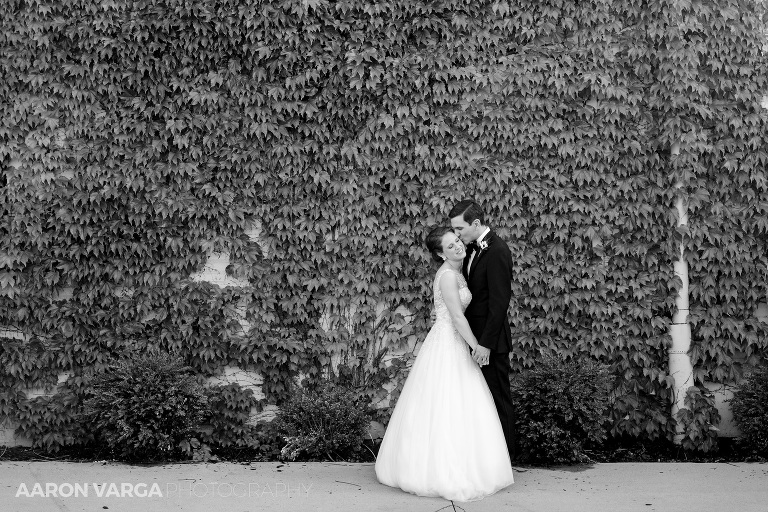 37 j verno studios ivy wall wedding photo(pp w768 h512) - Kelly + John | J. Verno Studios Wedding