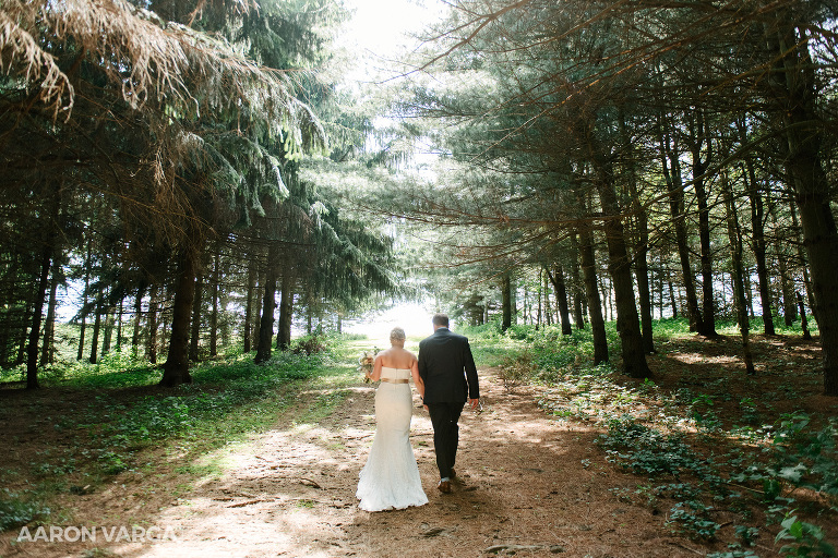 34 shady elms farm bride groom trees(pp w768 h512) - Stacy + Jeff | Shady Elms Farm Wedding Photos