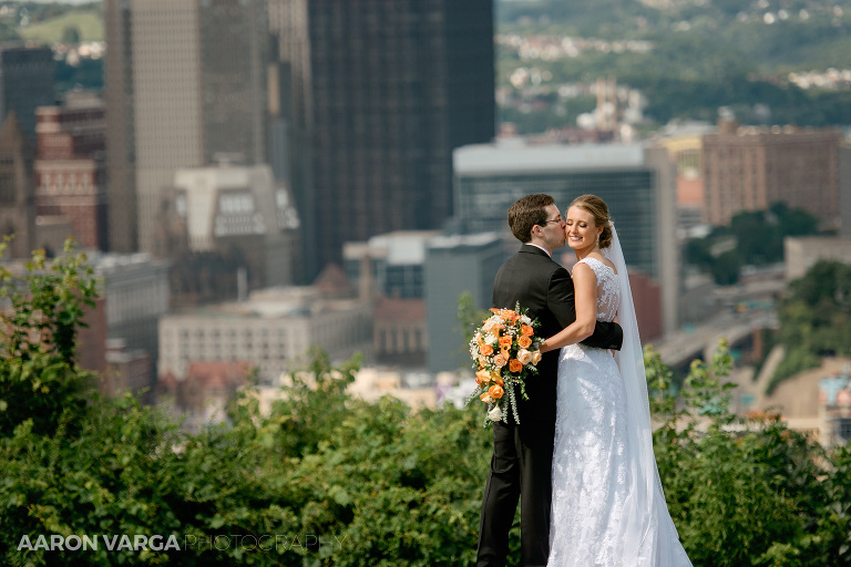 30 grandview park mt washington views(pp w768 h512) - Melissa + Dan | South Hills Country Club Wedding Photos