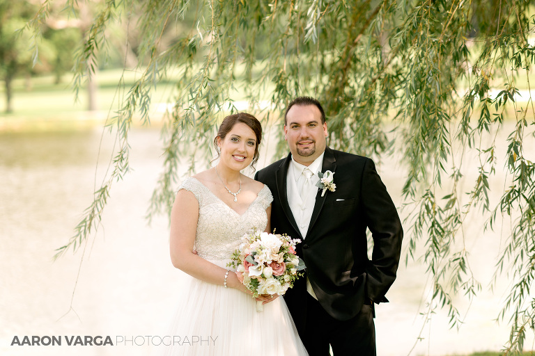 26 wedding photo under willow tree(pp w768 h512) - Amanda + Keith | The Club at Shadow Lakes Wedding Photos