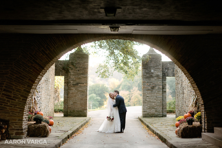 50 longue vue club arch fall wedding(pp w768 h512) - Madison + Robert | Longue Vue Club Wedding Photos
