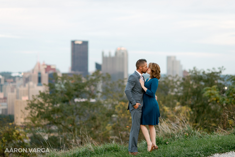 27 engagement session mt washington(pp w768 h512) - Anna + Aaron | Mellon Park and Mt. Washington Engagement Photos