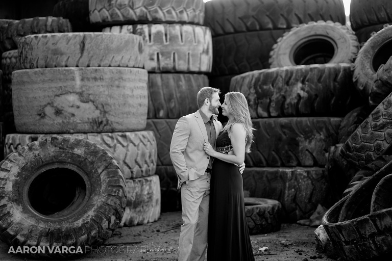 21 strip district tire yard engagement photos(pp w768 h512) - Danielle + Zack | Highland Park and Strip District Engagement Photos