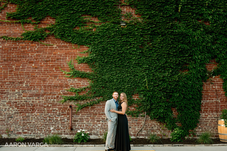 28 strip district ivy wall(pp w768 h512) - Danielle + Zack | Highland Park and Strip District Engagement Photos