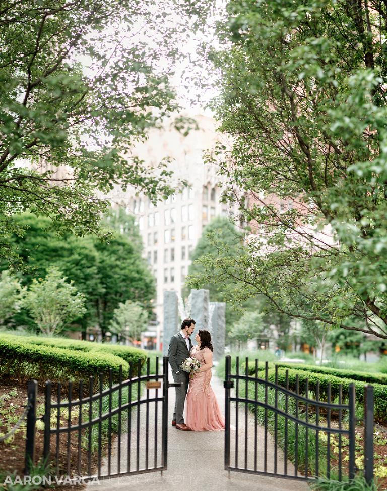 15 brenizer method mellon green(pp w768 h973) - Chrissy + Matt | Downtown Pittsburgh and Pennsylvanian Anniversary Photos