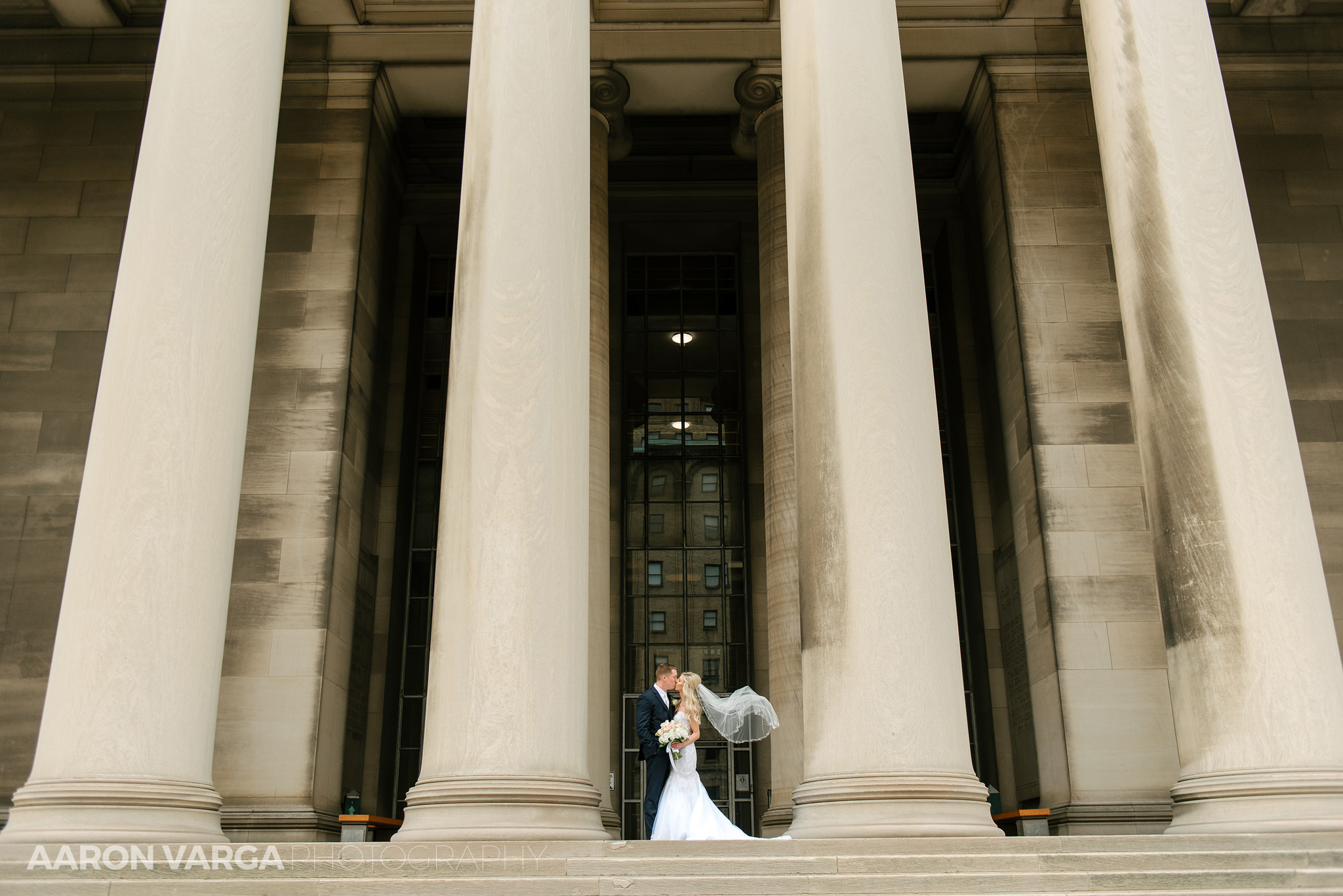 30 beautiful pittsburgh wedding photos - Kara + Brett | Pittsburgh Airport Marriott Wedding Photos