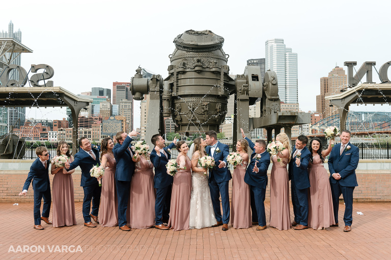 38 station square fountain wedding 1(pp w768 h512) - Cassandra + David | Sheraton Station Square Wedding Photos