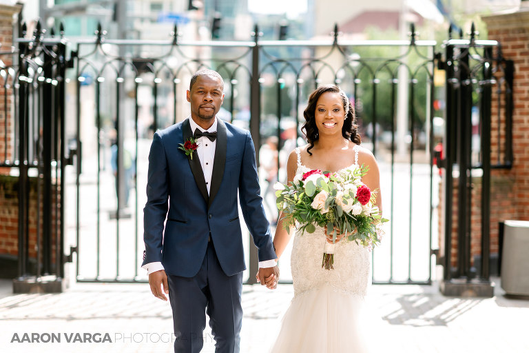 28 heinz hall courtyard wedding photo pittsburgh(pp w768 h512) - Alison + Steven | Heinz Hall and Rivers Club Wedding Photos