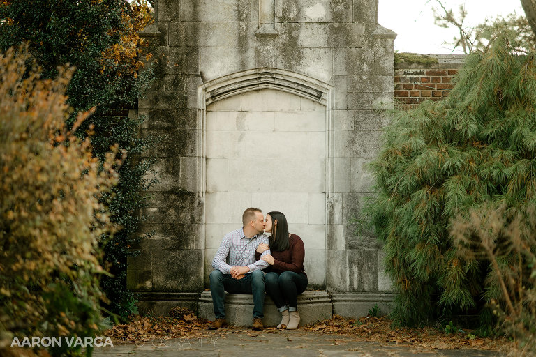 25 mellon park in fall(pp w768 h512) - Samarah + Bryan | Mellon Park Engagement Photos