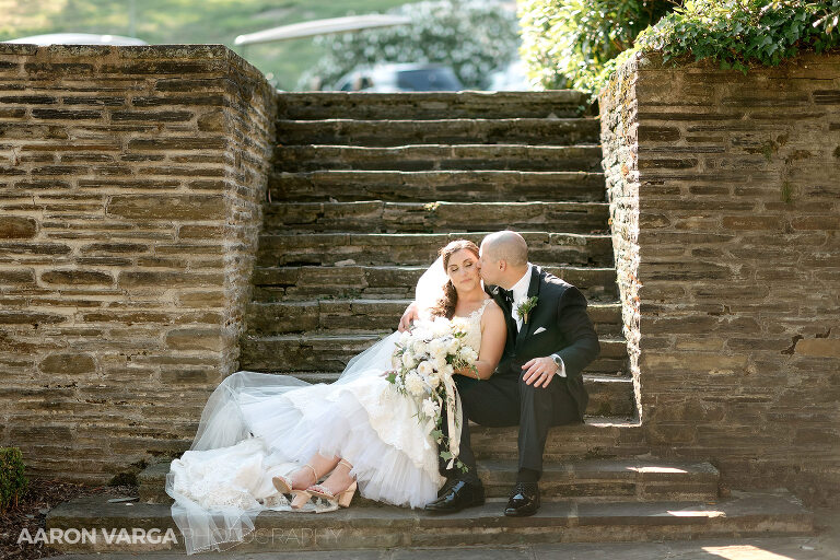 37 longue vue club stairs photos(pp w768 h512) - Kim + Aaron | Longue Vue Club Wedding Photos