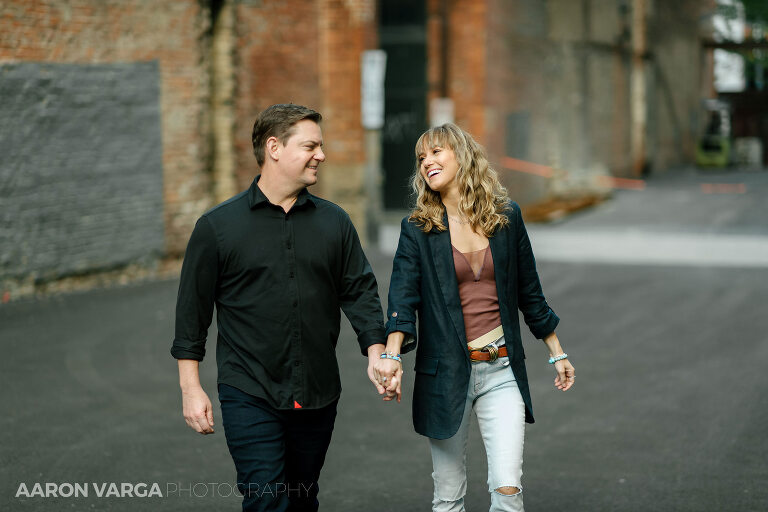 03 downtown pittsburgh engagement photos(pp w768 h512) - Lauren + Dave | Fall Downtown Engagement Photos