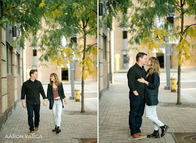 04 fall downtown pittsburgh engagement(pp w768 h561) - Lauren + Dave | Fall Downtown Engagement Photos